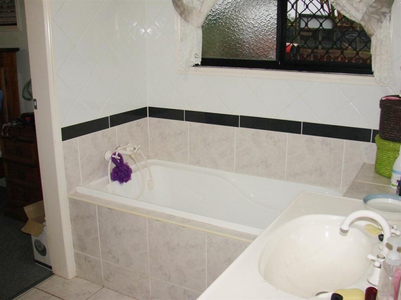 3 Lorraine Court, Gracemere QLD 4702