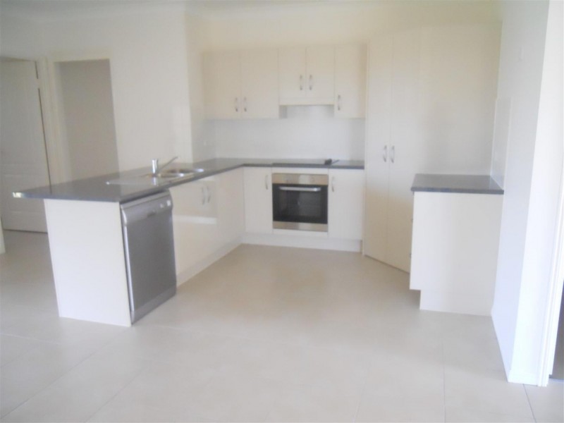 16 Jamieson Street, Gracemere QLD 4702