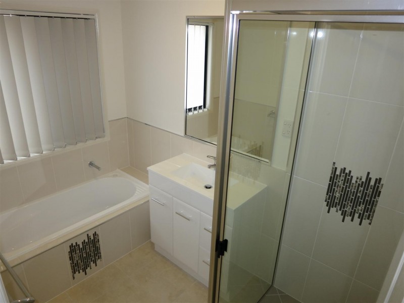 39 Jamie Crescent, Gracemere QLD 4702