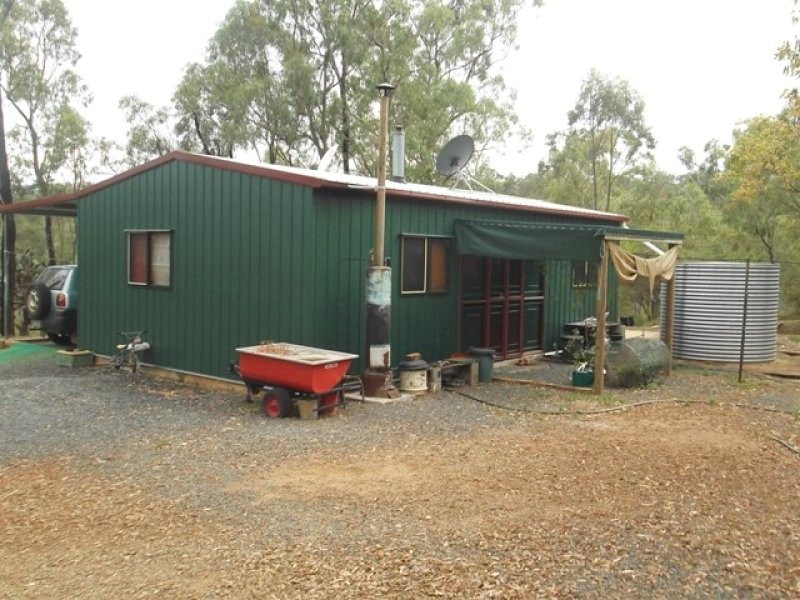 1 Corrys Lane, Mount Morgan QLD 4714