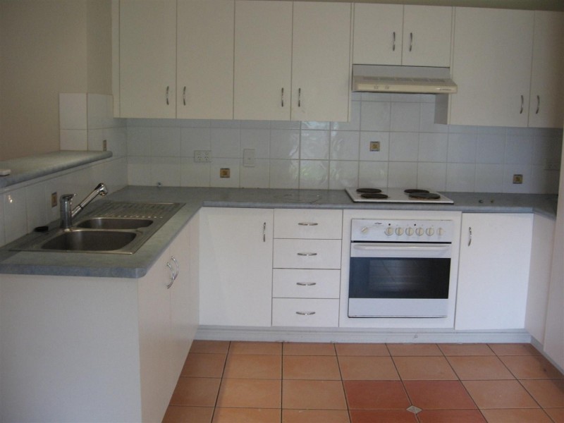 12 Rosewood Avenue, Gracemere QLD 4702