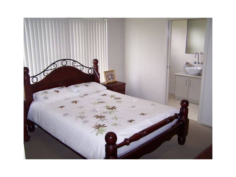 6 Owen Avenue, Gracemere QLD 4702
