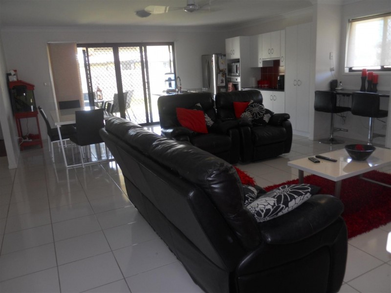 18 Cunningham Court, Gracemere QLD 4702