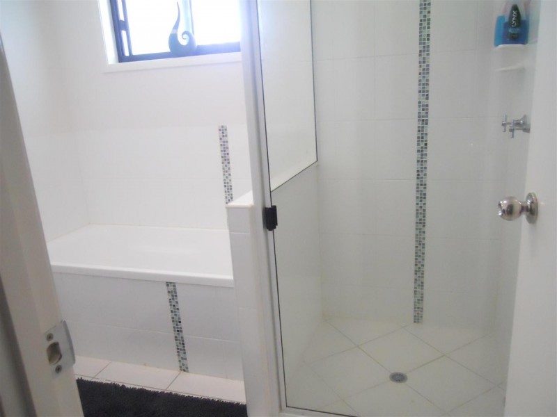 18 Cunningham Court, Gracemere QLD 4702