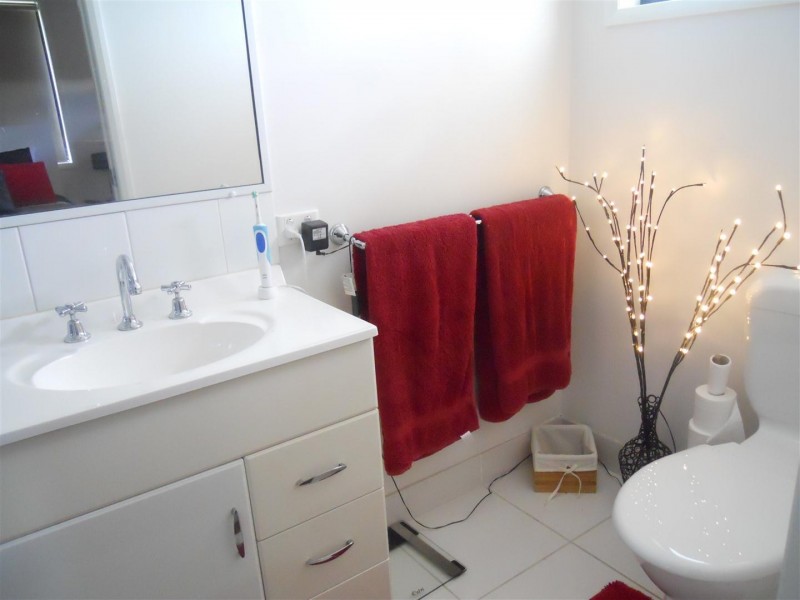 18 Cunningham Court, Gracemere QLD 4702