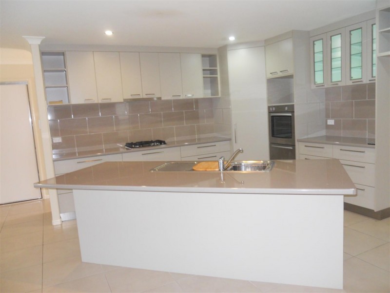 22 Broadhurst Drive, Gracemere QLD 4702