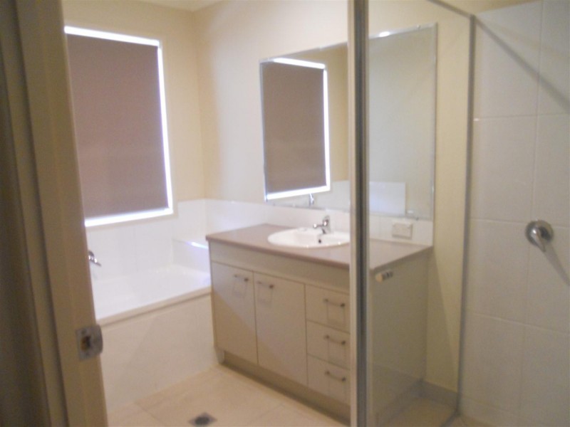 22 Broadhurst Drive, Gracemere QLD 4702