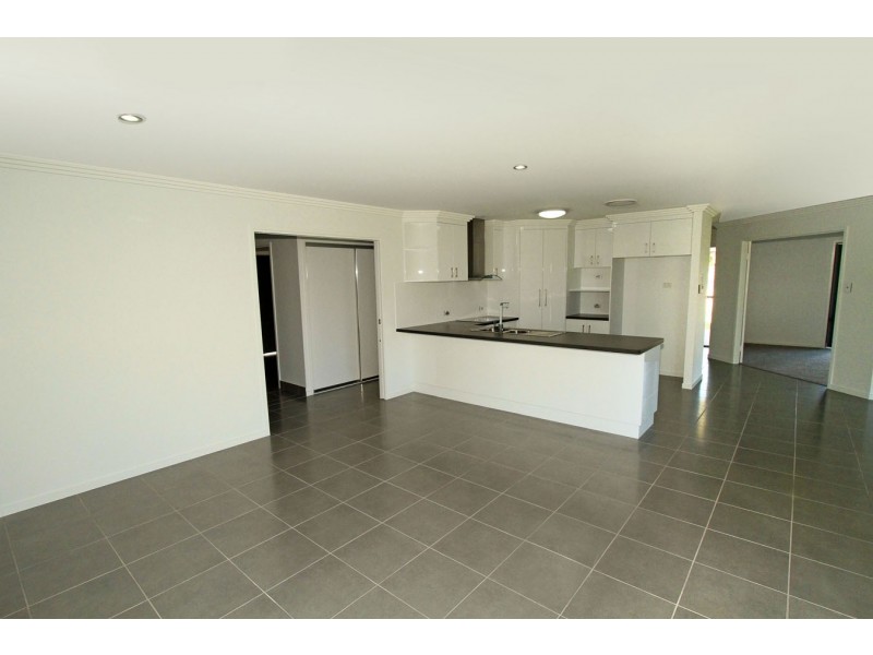 6 Breakspear Street, Gracemere QLD 4702