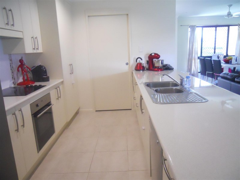 17 Premier Court, Gracemere QLD 4702