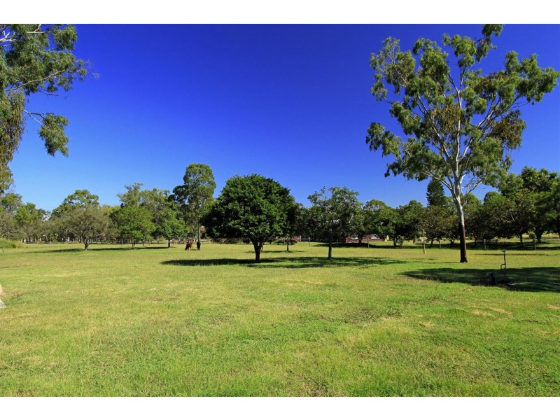 23 Brooks Street, Gracemere QLD 4702