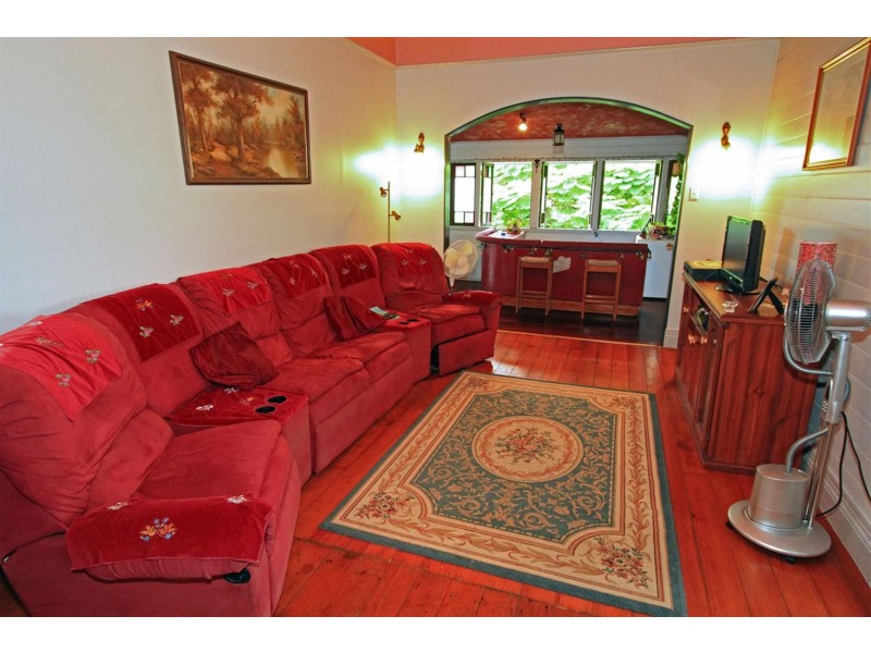 15 Nicholson Street, Allenstown QLD 4700