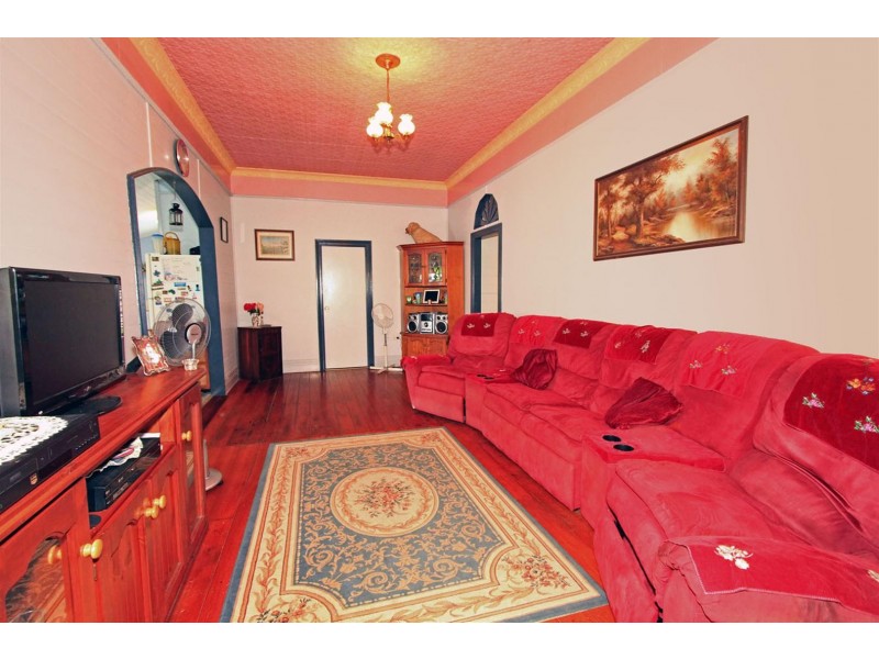 15 Nicholson Street, Allenstown QLD 4700