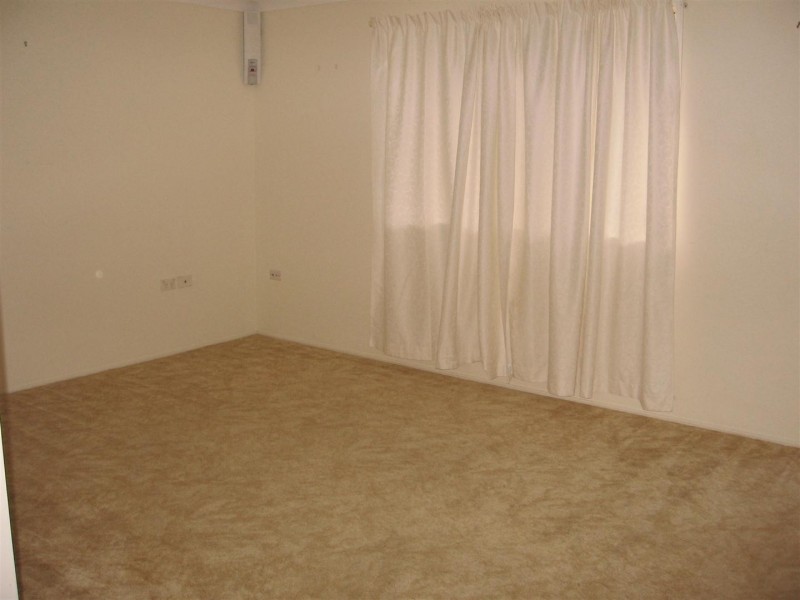 16 Gleeson Close, Gracemere QLD 4702