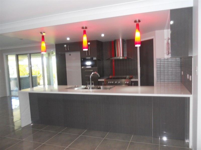 6 Jamie Crescent, Gracemere QLD 4702