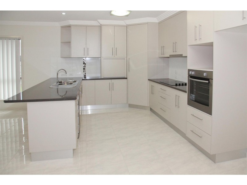 5 Corella Drive, Gracemere QLD 4702