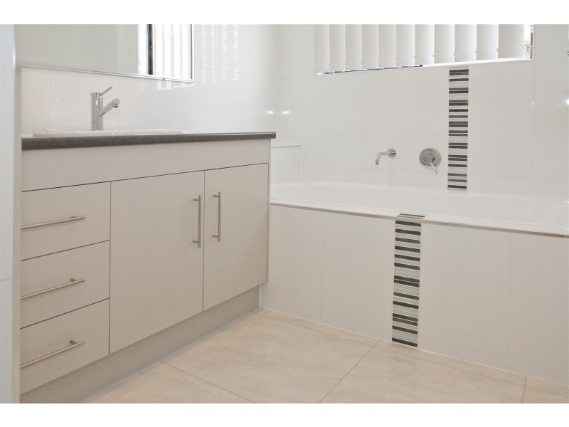 5 Corella Drive, Gracemere QLD 4702