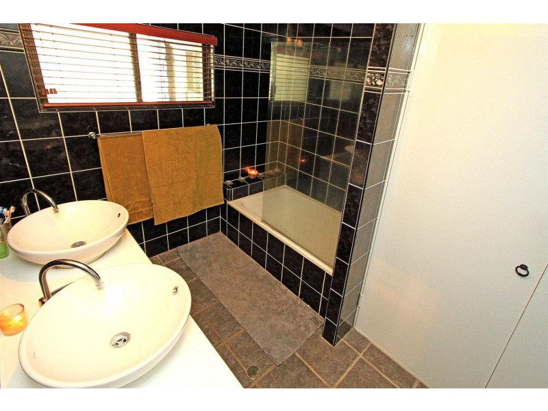 63 Kroombit Drive, Bouldercombe QLD 4702