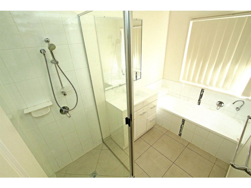 84 Buxton Drive, Gracemere QLD 4702