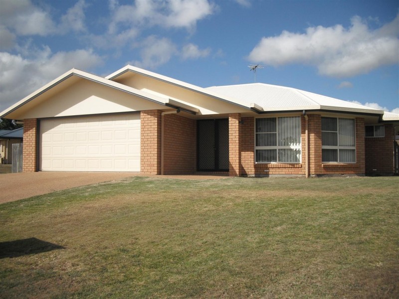 33 Seonaid Place, Gracemere QLD 4702
