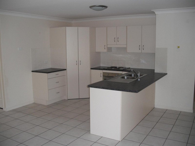 33 Seonaid Place, Gracemere QLD 4702