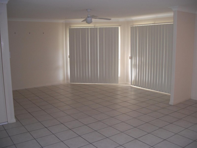 33 Seonaid Place, Gracemere QLD 4702