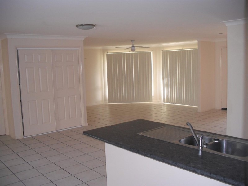 33 Seonaid Place, Gracemere QLD 4702