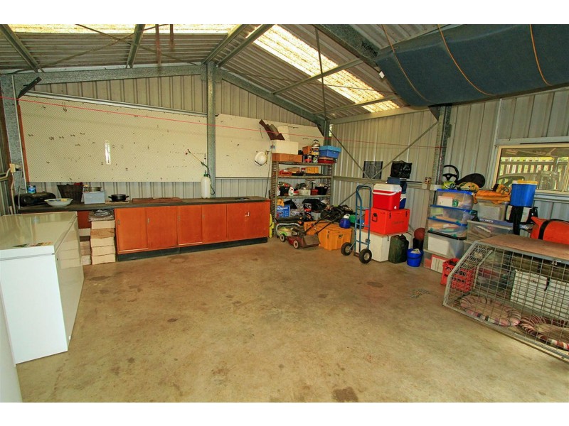 15 Bucholz Rd, Kabra QLD 4702