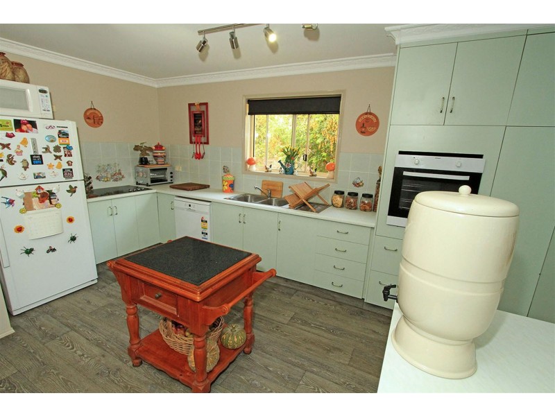 15 Bucholz Rd, Kabra QLD 4702