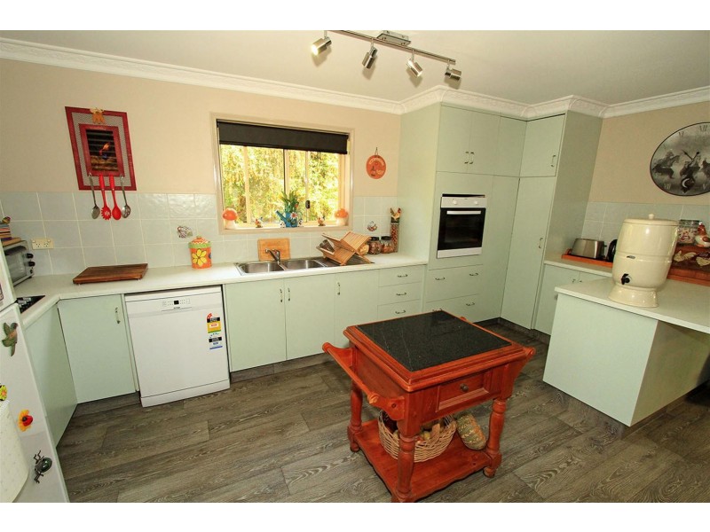 15 Bucholz Rd, Kabra QLD 4702