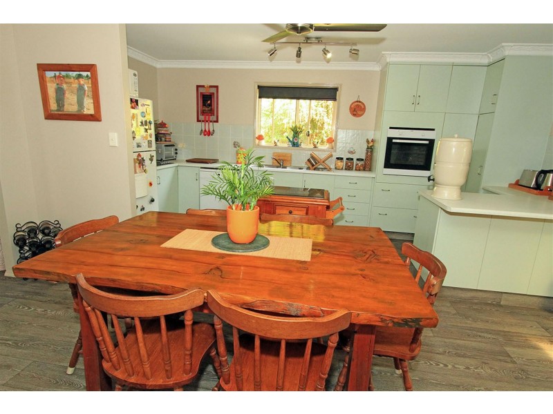 15 Bucholz Rd, Kabra QLD 4702