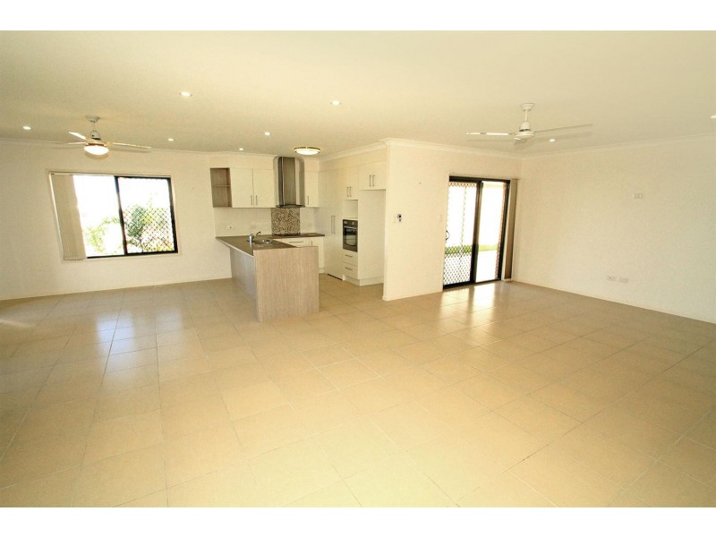 25 Tawarra Crescent, Gracemere QLD 4702