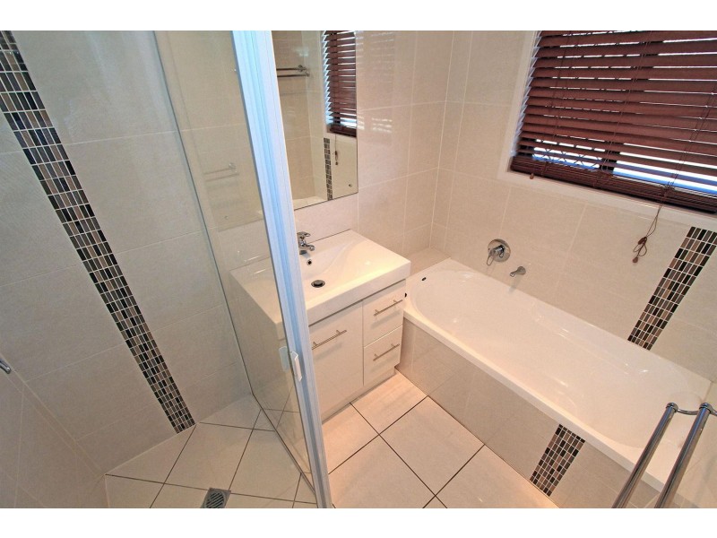 4 Rosella Drive, Gracemere QLD 4702