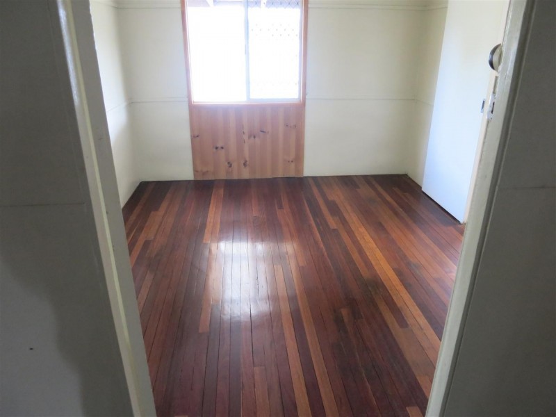4 Queen Street, Mount Morgan QLD 4714