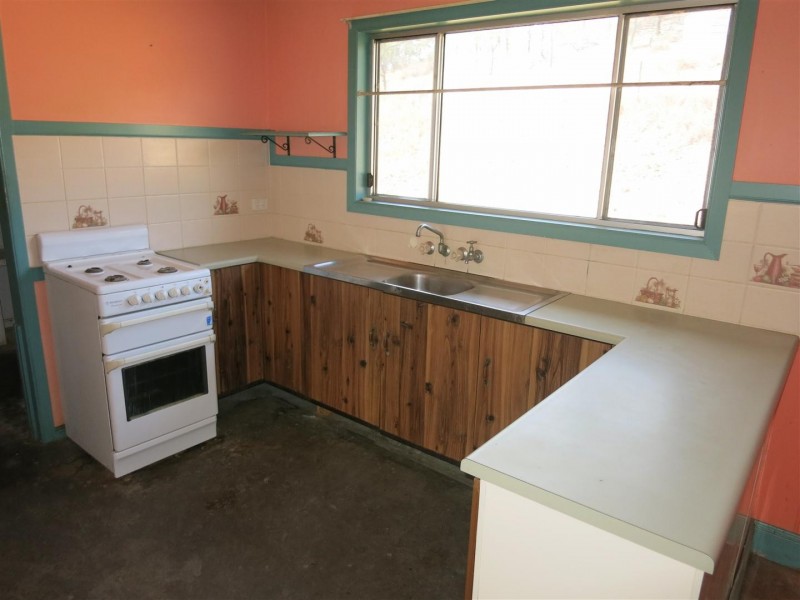 535 Fire Creek Road, Raglan QLD 4697