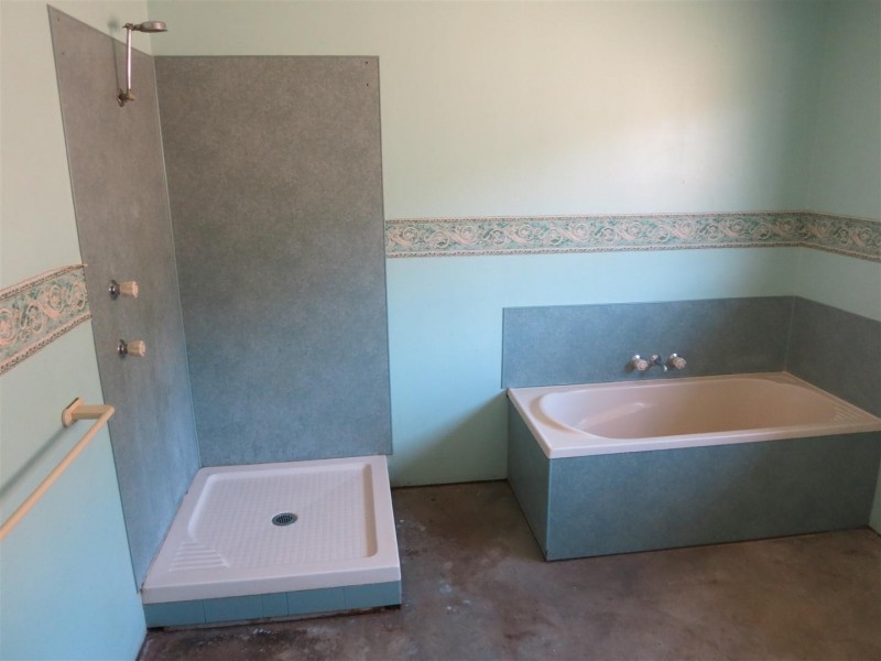 535 Fire Creek Road, Raglan QLD 4697