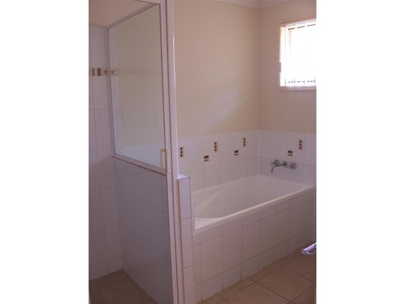 7 Seonaid Place, Gracemere QLD 4702