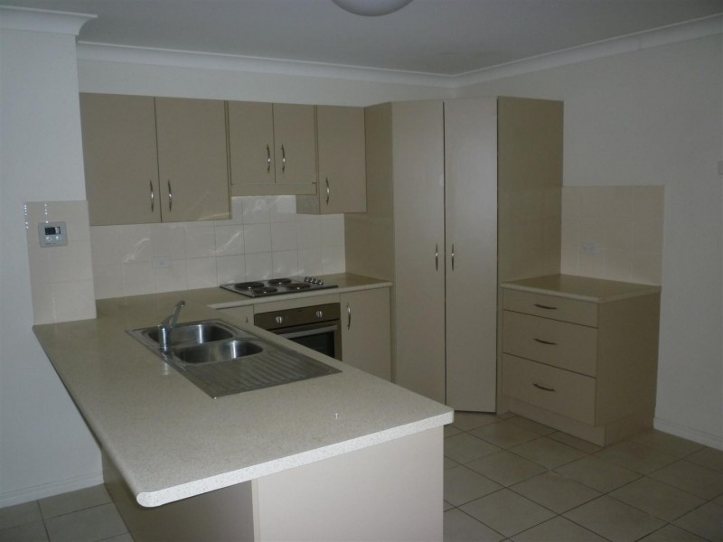 8 Joseph Street, Gracemere QLD 4702