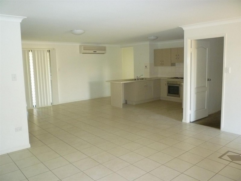 8 Joseph Street, Gracemere QLD 4702