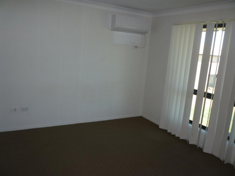 8 Joseph Street, Gracemere QLD 4702