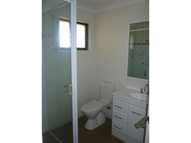 8 Joseph Street, Gracemere QLD 4702