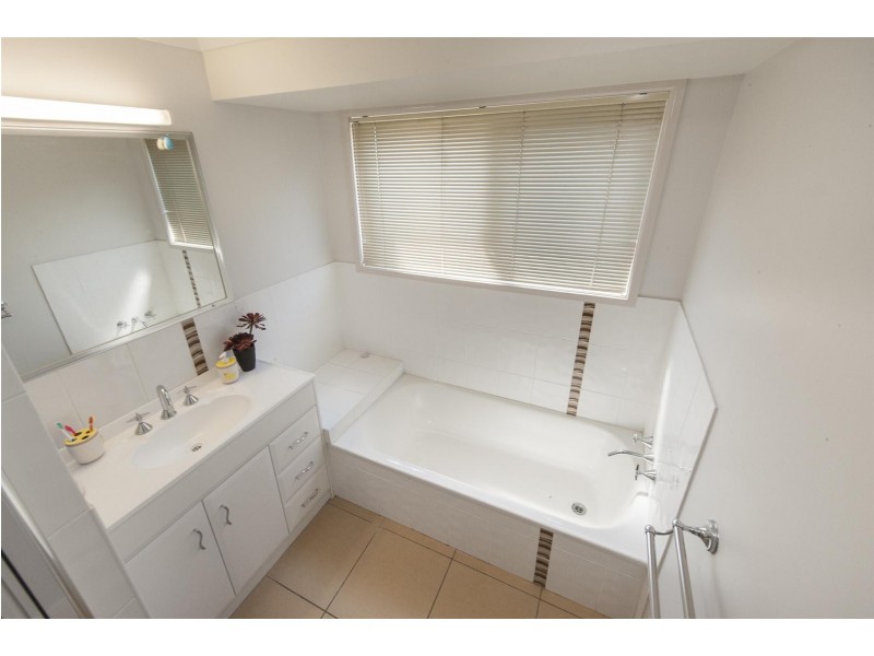 10 Breakspear Street, Gracemere QLD 4702