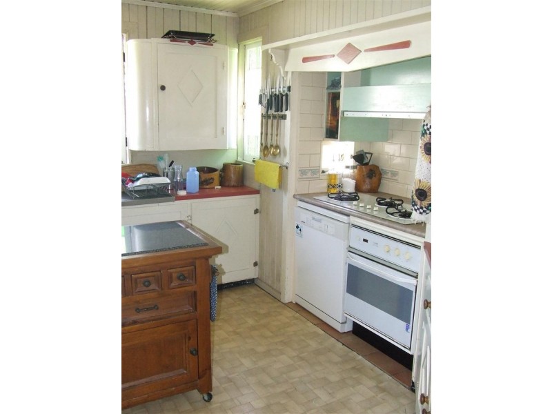 2 Quarry Street, The Range QLD 4700