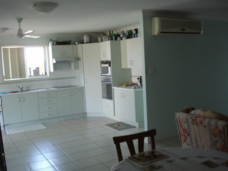 1/4 Poinciana Place, Gracemere QLD 4702