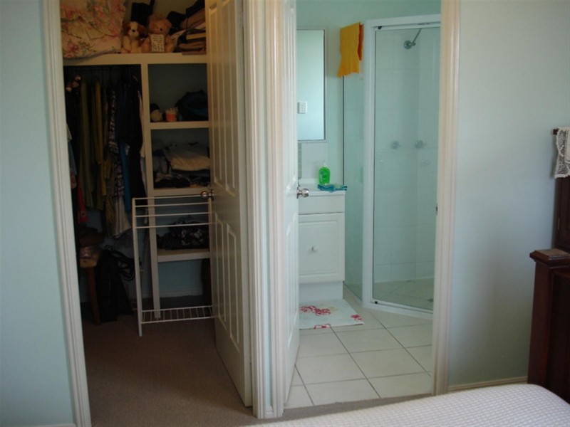 1/4 Poinciana Place, Gracemere QLD 4702