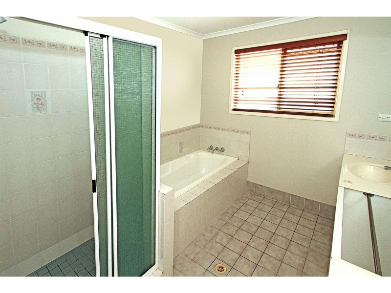 17 Jeffries Street, The Range QLD 4700