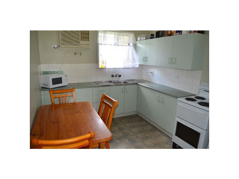 48 Denning Street, Park Avenue QLD 4701