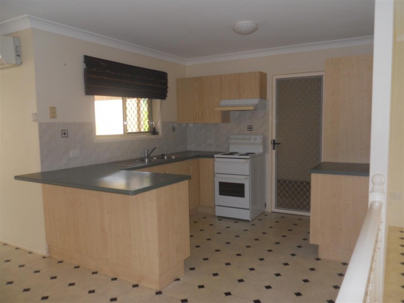 16 Lamb Avenue, Gracemere QLD 4702