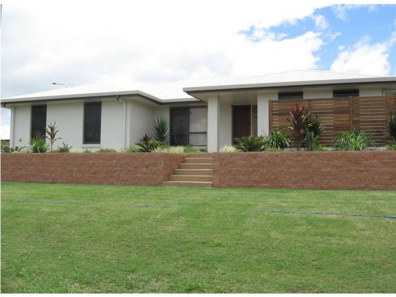 2 Sturt Court, Gracemere QLD 4702