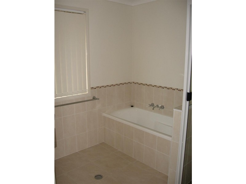 2 Sturt Court, Gracemere QLD 4702