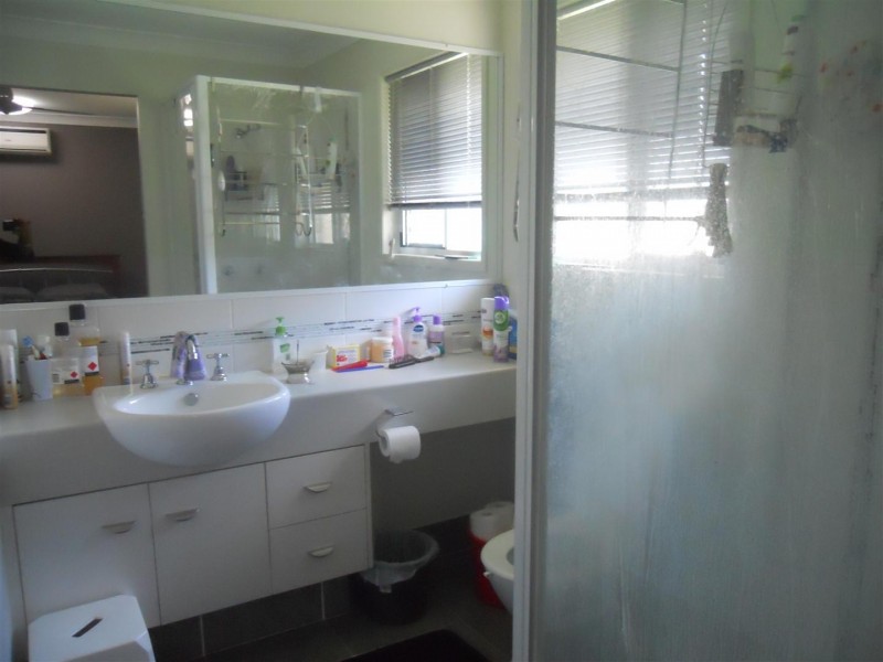 19 Jamie Crescent, Gracemere QLD 4702